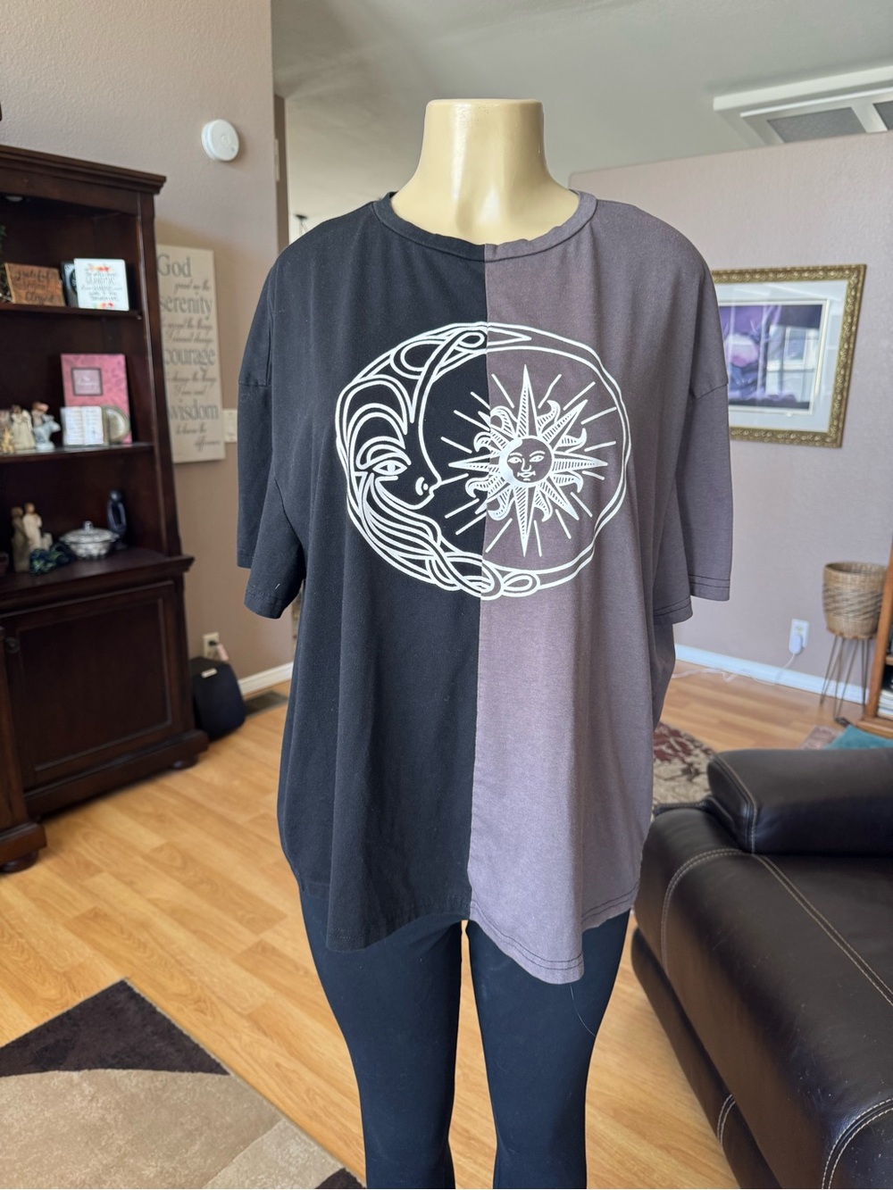 ROMWE black & gray half and half sun/moon graphic top-size XL